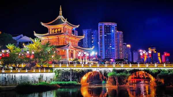 圖片來源:wingontravel 貴州超值純玩高鐵旅行團3大推介!港人北上避暑首選!世界級瀑布/千戶苗寨/茅台酒廠