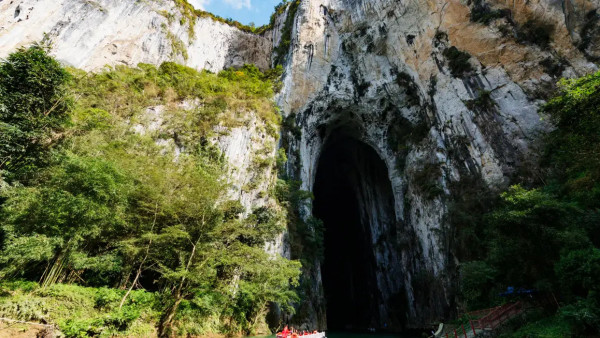 圖片來源:wingontravel 貴州超值純玩高鐵旅行團3大推介!港人北上避暑首選!世界級瀑布/千戶苗寨/茅台酒廠
