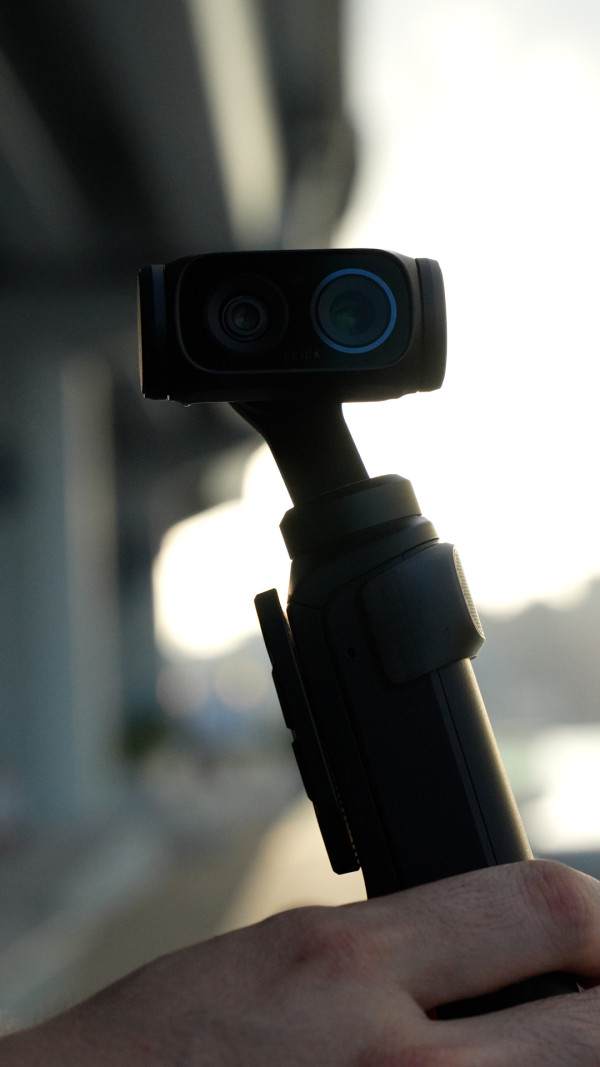Insta360 Luna Ultra 開箱評測｜首創可拆螢幕 + Leica 8K 雙鏡頭 + POV 頭部追蹤　能唔能撼動 DJI 老大哥？【有片】