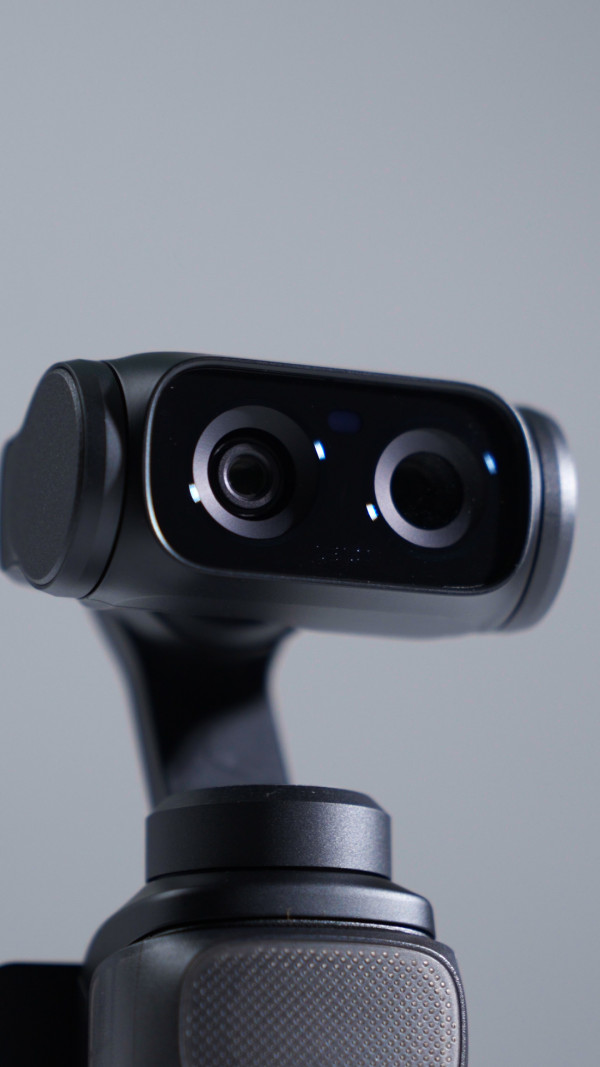 Insta360 Luna Ultra 開箱評測｜首創可拆螢幕 + Leica 8K 雙鏡頭 + POV 頭部追蹤　能唔能撼動 DJI 老大哥？【有片】
