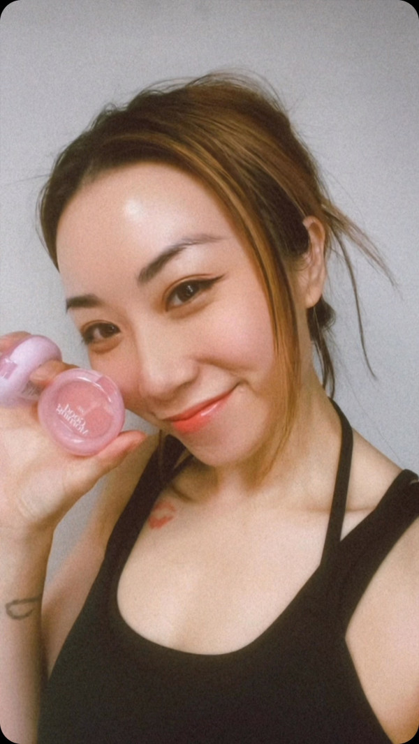 42歲性感女神宣佈轉行揸的士！近況洗盡鉛華判若兩人！36F驕人身材曾一脫成名