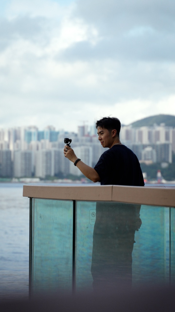DJI Osmo Pocket 4 Pro 開箱評測｜首推雙鏡頭 + F1.8 人像鏡 + 17 級動態範圍【vs Pocket 4 點揀攻略？有片】