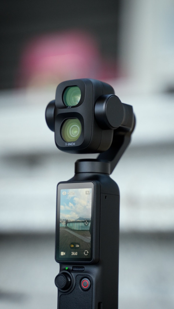 DJI Osmo Pocket 4 Pro 開箱評測｜首推雙鏡頭 + F1.8 人像鏡 + 17 級動態範圍【vs Pocket 4 點揀攻略？有片】