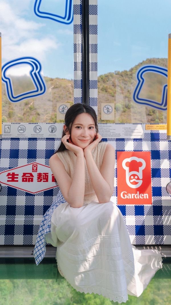 雲浩影首次漂染金棕髮色告別黑長直髮！顏值被指大打折扣掀網民兩極評價