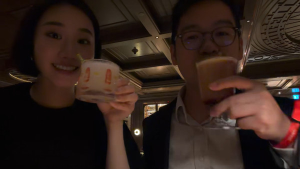 27歲女藝人高調放閃金融界猛人男友！大方認愛做「跟得女友」甜蜜互動曝光