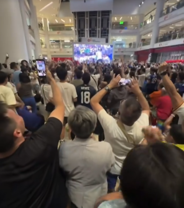 免費睇世界盃商場凌晨逼爆！遊客驚嘆香港睇波氣氛世一 是我見過最濃的