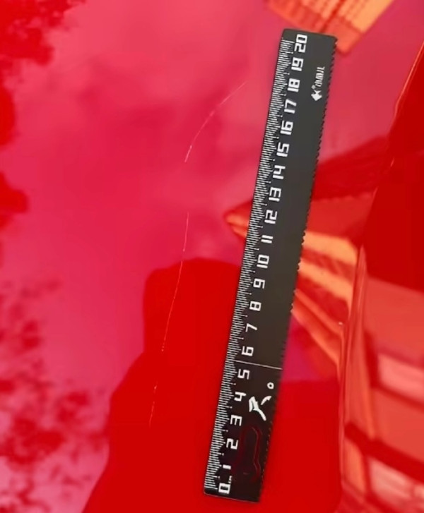 360萬法拉利被4內地童當滑梯狂刮 車主特意平整修復費近3萬 家長僅賠呢個數掀熱議
