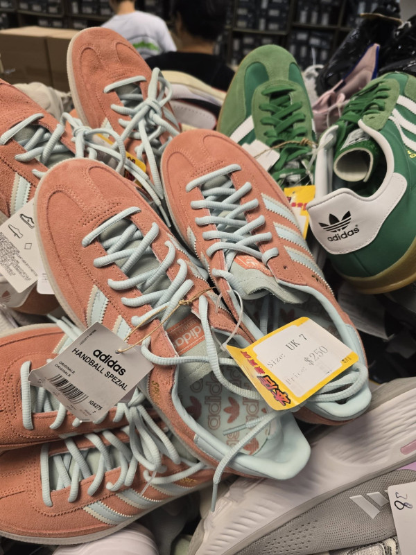 開倉優惠 | 尖沙咀海港城馬拉松開倉低至2折!$150起入手adidas/Converse/New Balance波鞋 男女裝及帽款最平$20