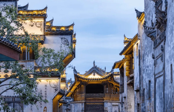 圖片來源:wingontravel 江西旅行團2026|精選5大江西高鐵純玩團!保證全程五星酒店、輕鬆漫遊世界自然遺產與夢幻古鎮