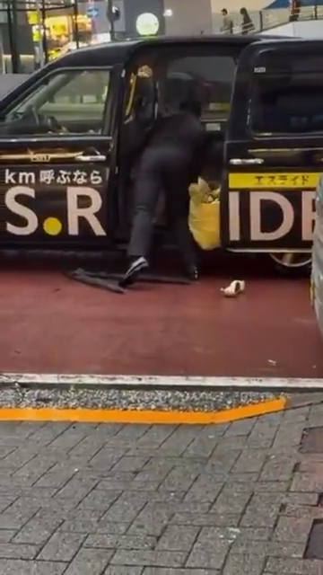 日本東京爆當街擄人？粉裙女遭暴力塞入車！38秒恐怖片網上瘋傳 