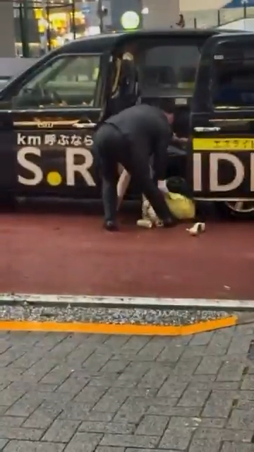 日本東京爆當街擄人？粉裙女遭暴力塞入車！38秒恐怖片網上瘋傳 