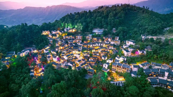 圖片來源:wingontravel 江西旅行團2026|精選5大江西高鐵純玩團!保證全程五星酒店、輕鬆漫遊世界自然遺產與夢幻古鎮