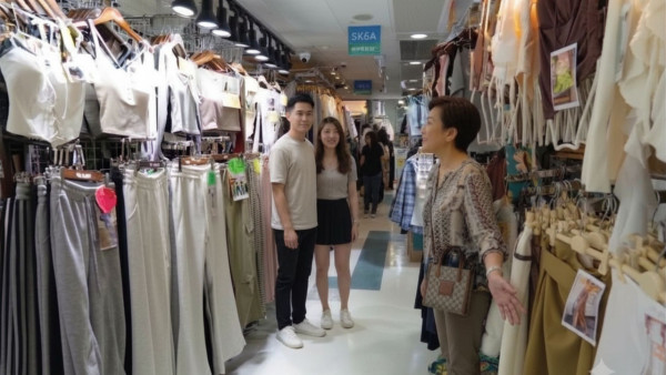 香港人被误解?内地客游港遇小学生1贴心举动 激赞港人顶级教养