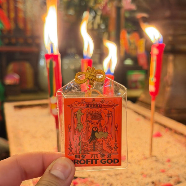 文武庙拜完即收2个Offer！$18求职神物爆红 揭“仙界劳工处”神卡攻略