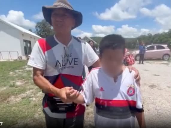 事發影片曝光!泰國11歲童偷開貨車失控撞向朝聖隊伍 釀最少9名僧侶死亡