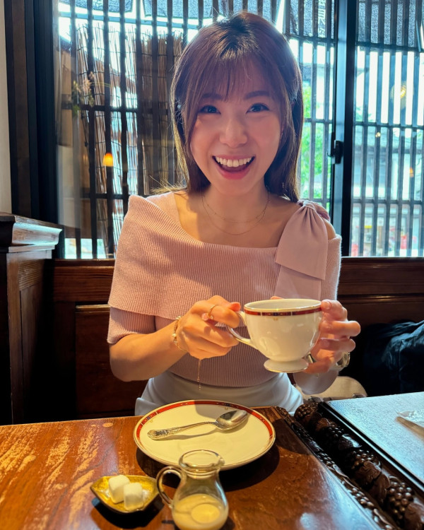 31歲前TVB新聞小花晒婚紗照榮升人妻！甜蜜告白新婚老公︰「對我無條件的支持」