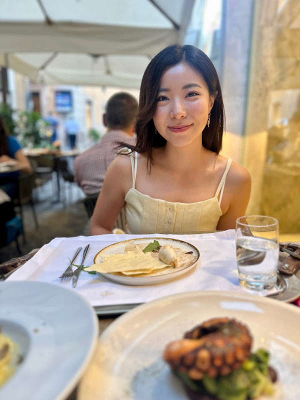 31歲前TVB新聞小花晒婚紗照榮升人妻!甜蜜告白新婚老公︰「對我無條件的支持」