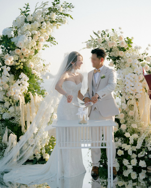 前TVB咪神布吉辦夢幻婚禮！低胸婚紗谷盡36E魔鬼身材！新婚吐心聲：夢想成真