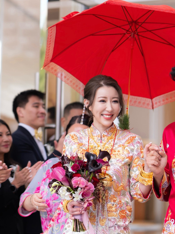 前TVB咪神布吉辦夢幻婚禮！低胸婚紗谷盡36E魔鬼身材！新婚吐心聲：夢想成真