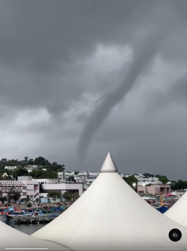 長洲驚現巨型水龍捲？神秘雲柱直插海面 天文台揭漏斗雲2大成因
