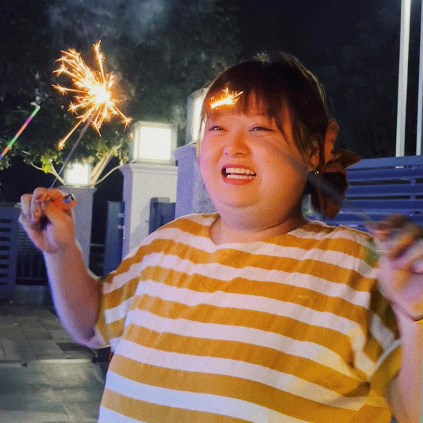 A0細細粒中環拍拖斷正疑曝光戀情！單身41年終脫單初戀男友出現了？