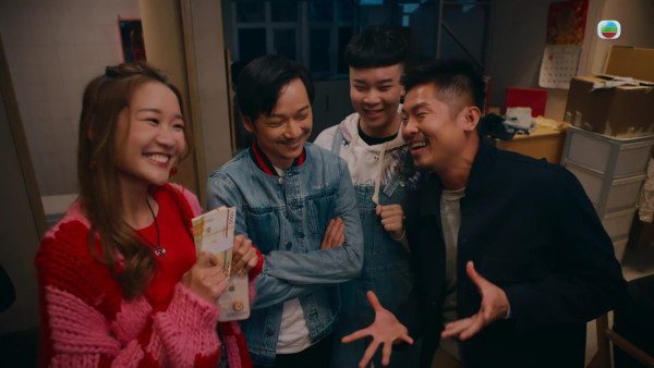 非份之罪丨葉靖儀演MK妹清一色露腰裝超短裙！逃亡戲意外晒腹肌勁搶焦