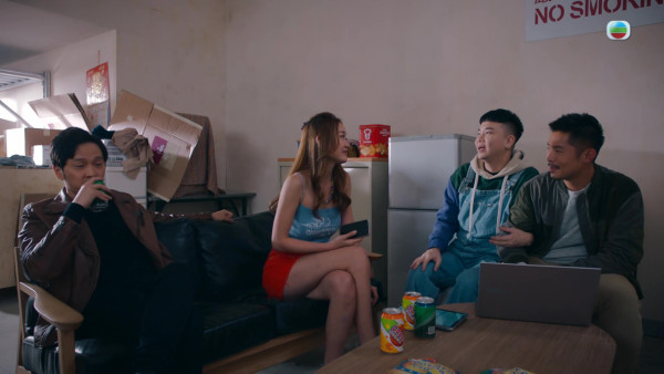 非份之罪丨葉靖儀演MK妹清一色露腰裝超短裙！逃亡戲意外晒腹肌勁搶焦