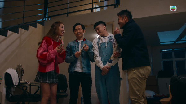 非份之罪丨葉靖儀演MK妹清一色露腰裝超短裙！逃亡戲意外晒腹肌勁搶焦