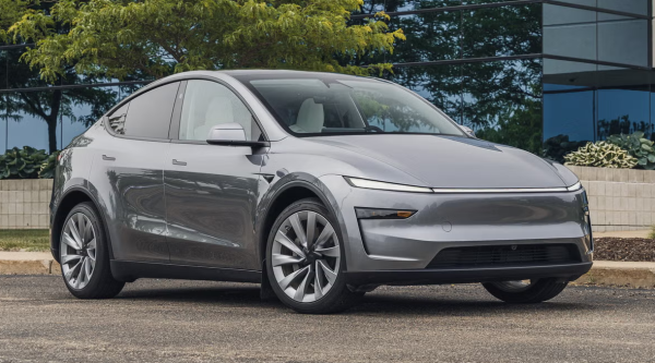 【電動車vs混能油車】開10年邊款更慳錢？Tesla Model Y 對決BMW/Toyota總支出差距竟高達14萬