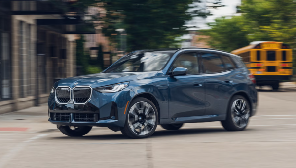 【電動車vs混能油車】開10年邊款更慳錢？Tesla Model Y 對決BMW/Toyota總支出差距竟高達14萬