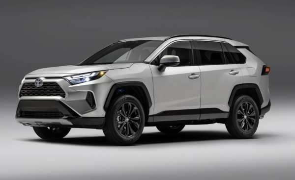 【電動車vs混能油車】開10年邊款更慳錢？Tesla Model Y 對決BMW/Toyota總支出差距竟高達14萬