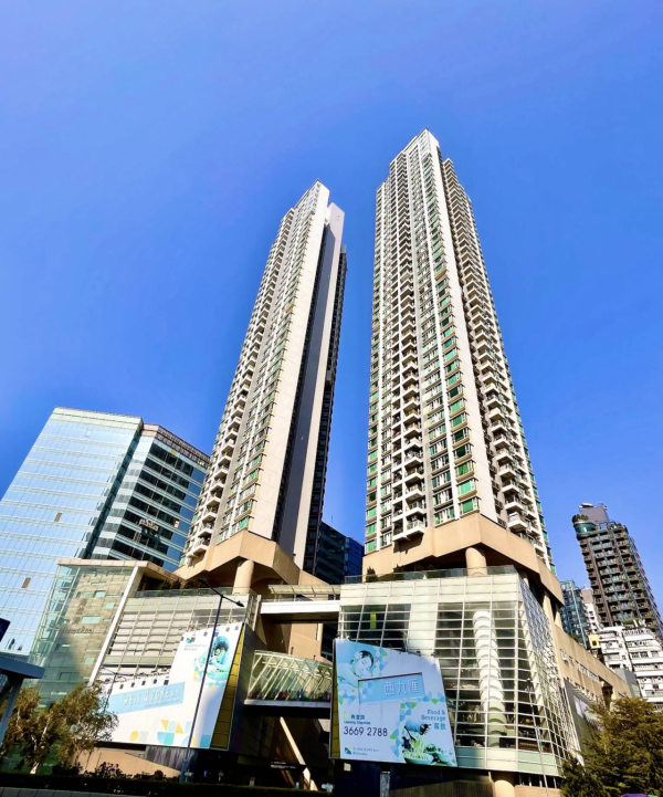 海桃灣步程直駁港鐵奧運站與奧海城三期，日常出行及購物極其便利；缺點是物業規模較小，且部分座向會望向旺角舊區樓景，景觀略受影響。圖片來源：Google Maps
