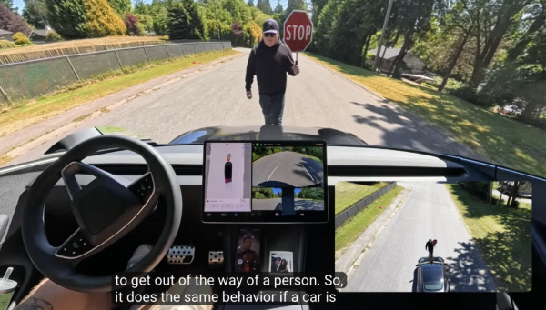 FSD信唔信得過？Tesla 自動駕駛最新實測影片曝光 反應雖快卻犯1低級錯誤【有片睇】