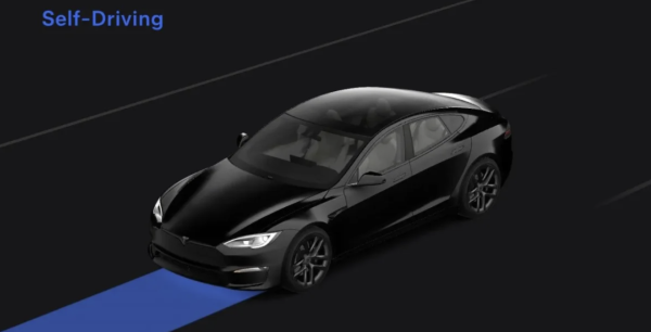 FSD信唔信得過？Tesla 自動駕駛最新實測影片曝光 反應雖快卻犯1低級錯誤【有片睇】