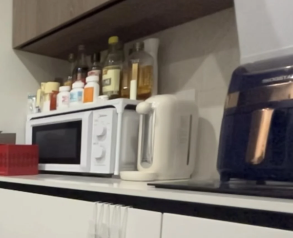 非手機或尿袋！家中1電器長開自燃起火 新屋全燻黑兩貓慘死 專家籲必掹掣