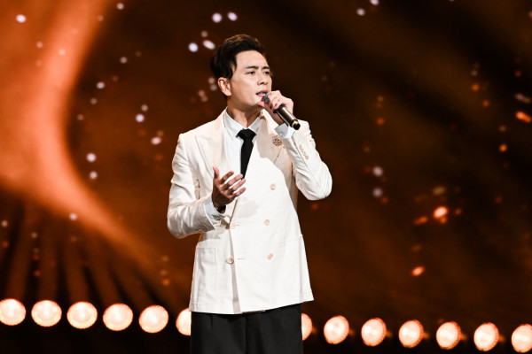 K歌之王黃宗澤驚喜重返樂壇?現身「導演之夜」獻唱《千千闕歌》 Bosco自嘲:緊張咗成個月