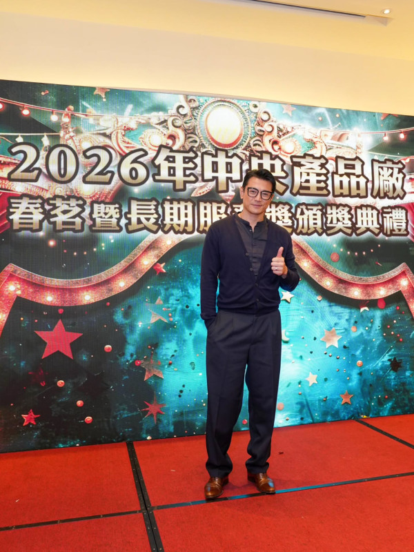 47岁男艺人IG报喜宣布再添成员！晒宝宝合照极宠人竟发文称：别恭喜我！