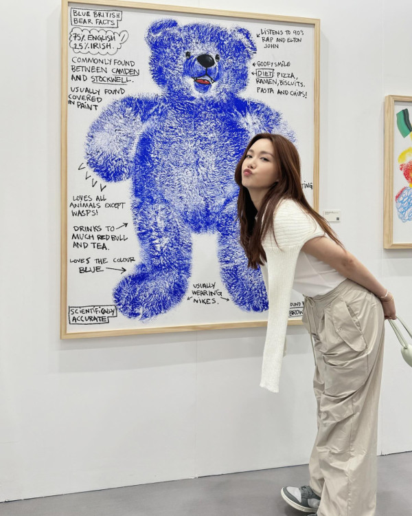 湯洛雯著鬆身衫現身難掩孕味！網民目擊圓潤身形 一細節猜測已有喜：起碼4個月了