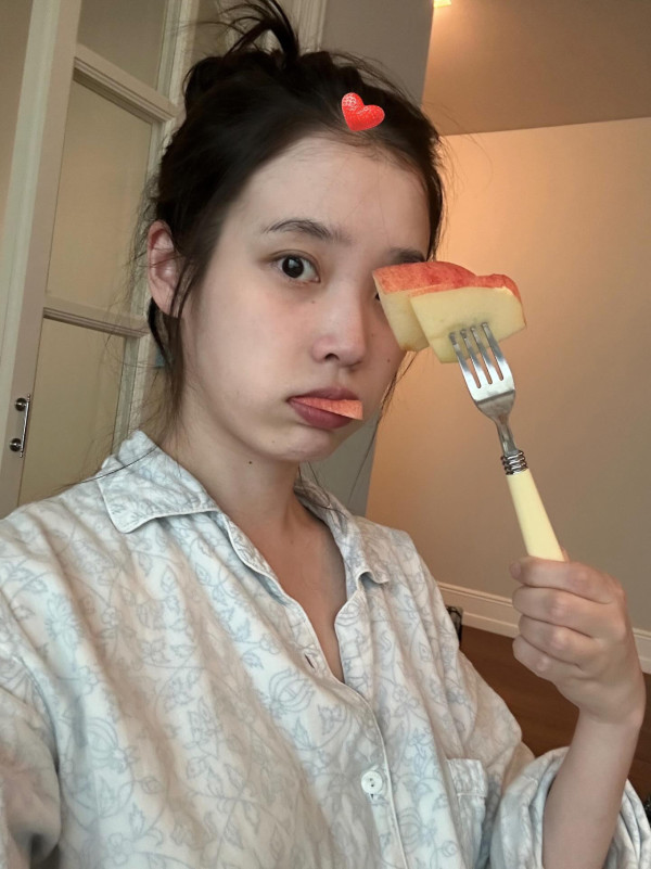 33歲女神突發驚爆與視帝分手！21字拋震撼彈宣佈4年情斷：同事身份相處