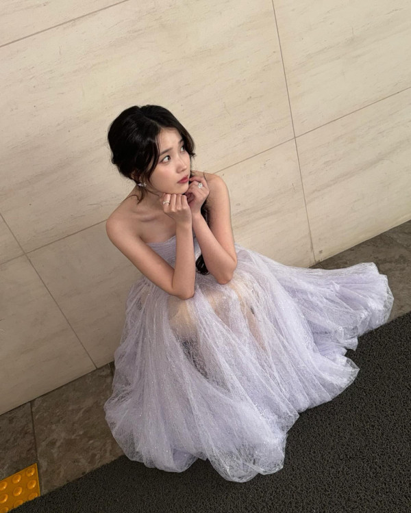 33歲女神突發驚爆與視帝分手！21字拋震撼彈宣佈4年情斷：同事身份相處