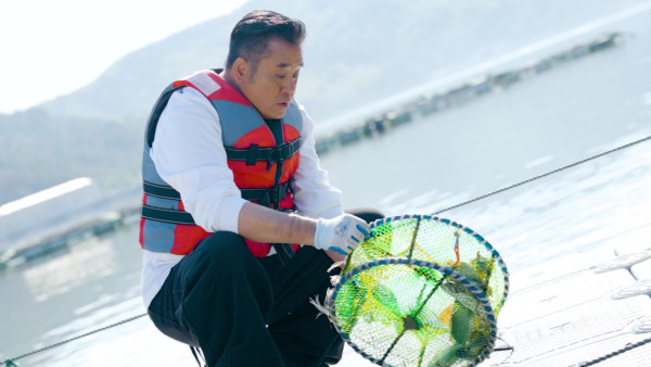 江湖見丨三屆視帝黎耀祥晒驚人廚藝！與麥長青岸邊對決 夕陽下互餵男人的浪漫