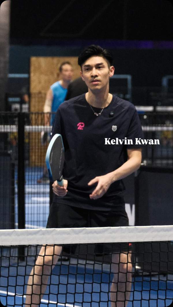 43歲關楚耀熱血出戰Pickleball亞太賽！孖拍檔勇奪銀牌甜謝太太全程相隨