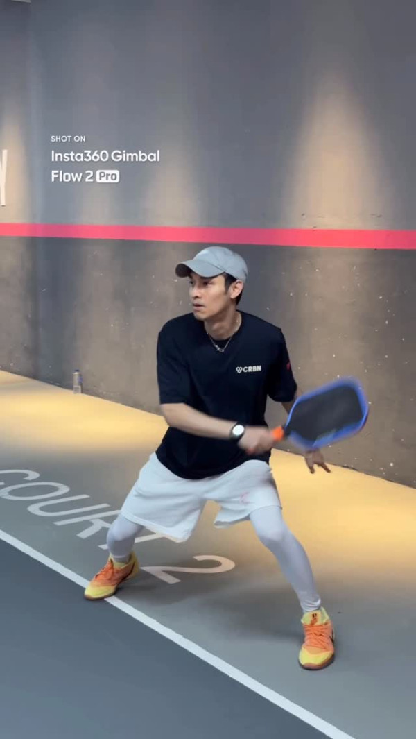 43歲關楚耀熱血出戰Pickleball亞太賽！孖拍檔勇奪銀牌甜謝太太全程相隨