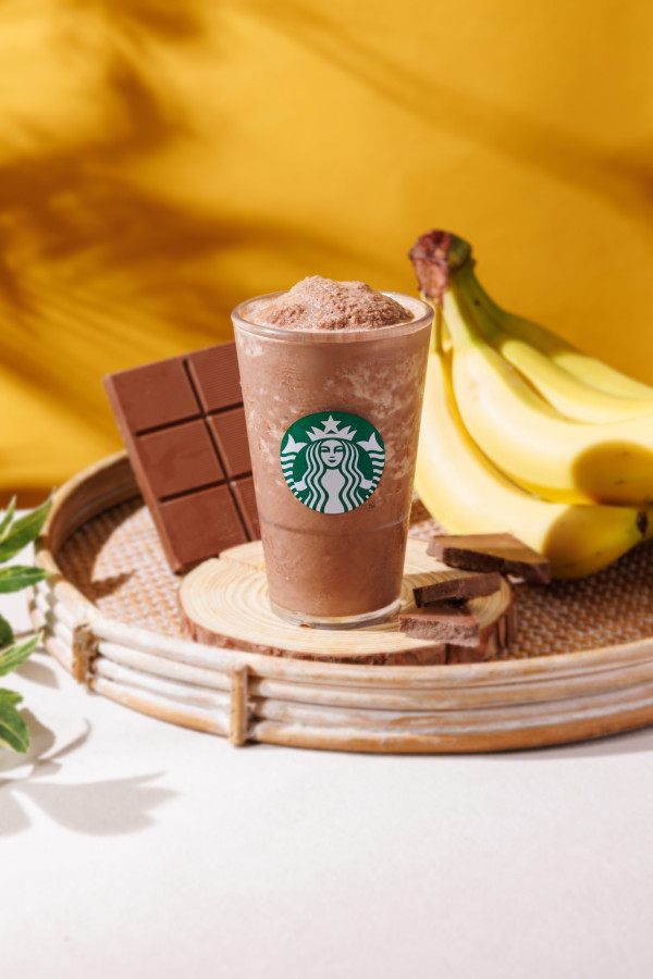 Starbucks粉紅熊仔士多啤梨造型玻璃杯登陸香港！草莓吸管+印有Starbucks字帽 加$20歎特大杯凍手調（附開賣日期）