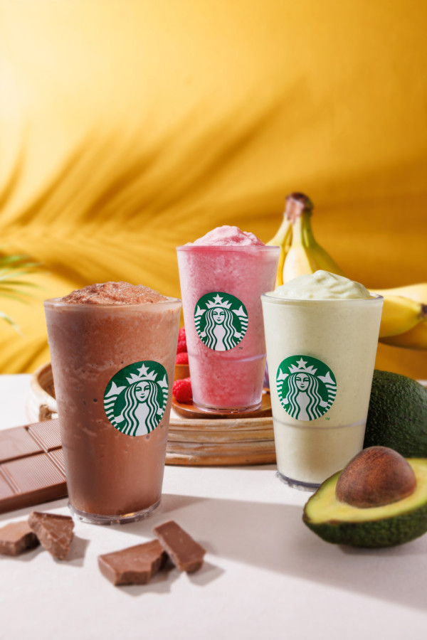 Starbucks粉紅熊仔士多啤梨造型玻璃杯登陸香港！草莓吸管+印有Starbucks字帽 加$20歎特大杯凍手調（附開賣日期）