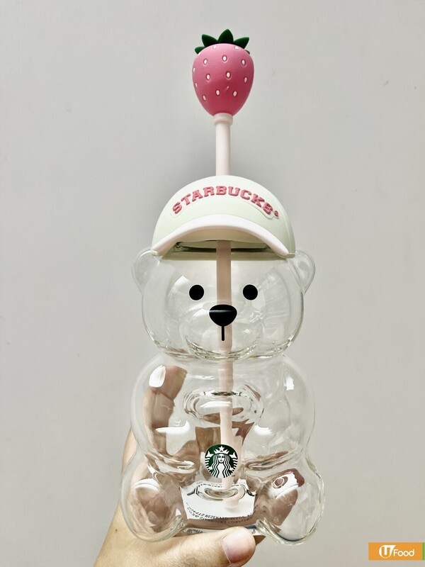 Starbucks粉紅熊仔士多啤梨造型玻璃杯登陸香港！草莓吸管+印有Starbucks字帽 加$20歎特大杯凍手調（附開賣日期）