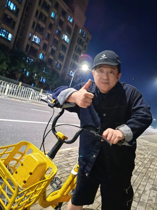 呂方疑與網約車司機爆粗口角後首次現身! 拍片教踩單車一句自嘲網民讚「大方」