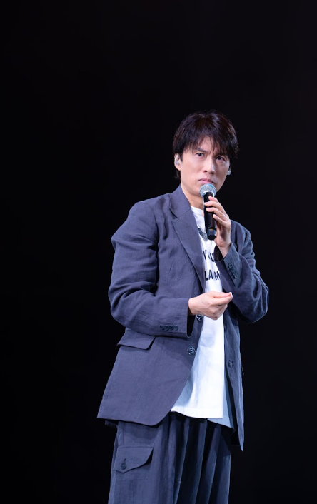 鄭秀文啟德答謝會｜尾場感恩灑淚唱《上帝早已預備》！黃子華自彈自唱新版《終身美麗》