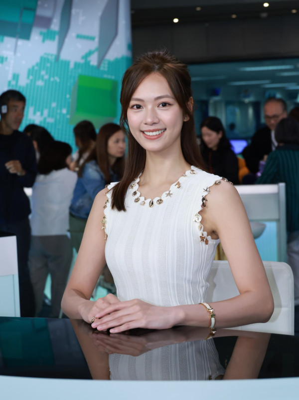 游嘉欣突然周身名牌6位數財來自有方！霸氣留言舌戰反擊：「唔一定下下關男人事」