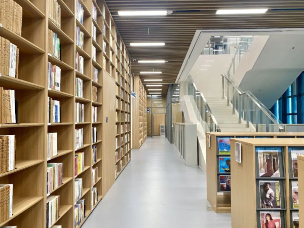 深圳羅湖區文化新地標親子好去處！16層圖書館 設24小時自助閱讀專區 免預約入場 